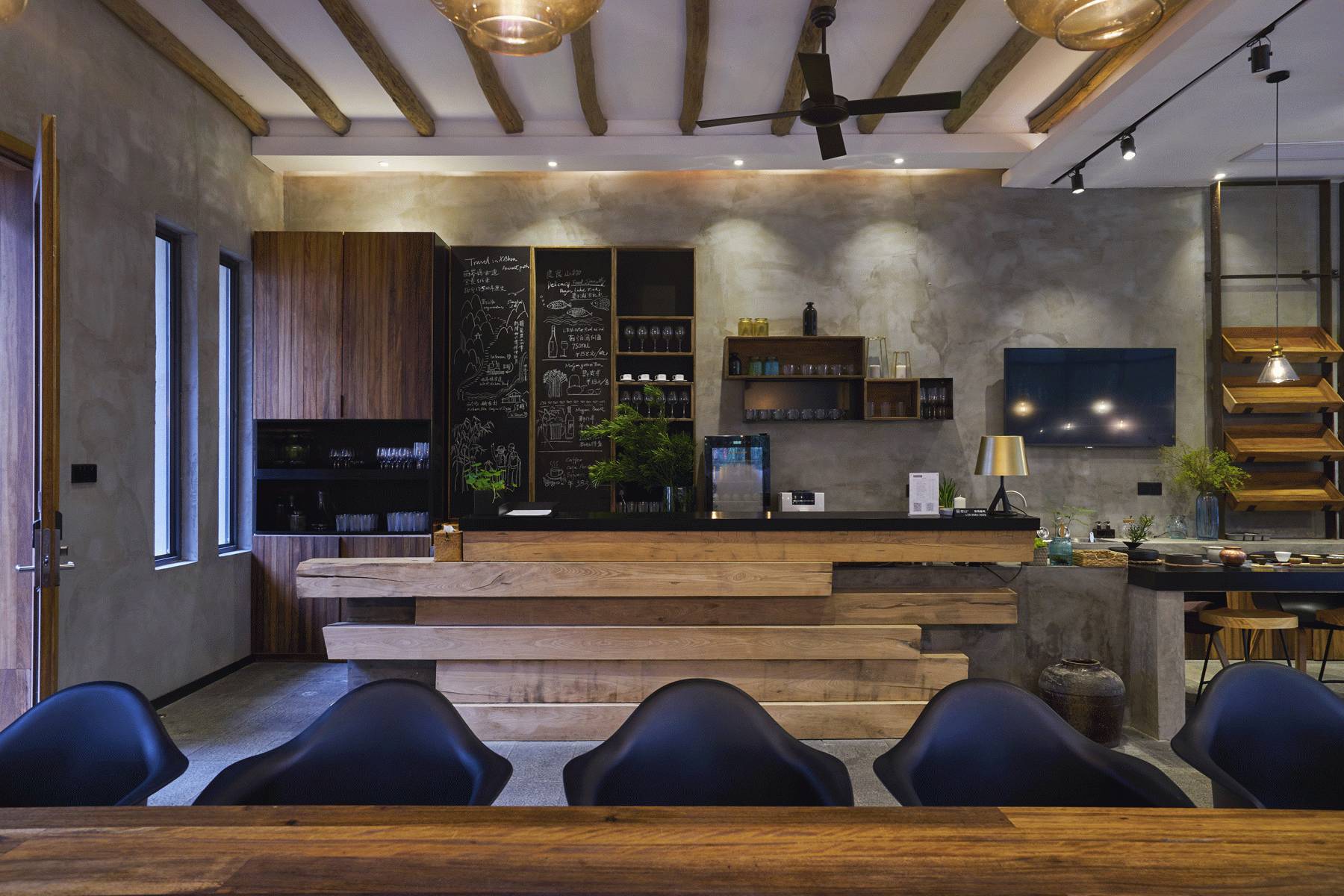 工業(yè)風(fēng)民宿飲品店裝修案例(圖1) 工業(yè)風(fēng)民宿飲品店裝修案例(圖1)