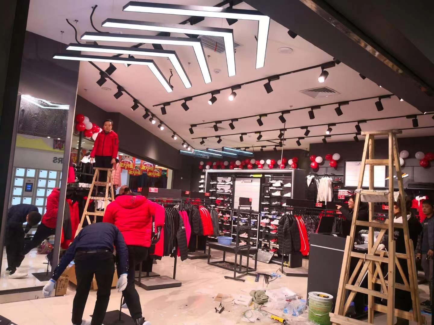 15天打造馬鞍山鄭浦港鴻星爾克專賣店展廳(圖4) de027b44a2bf6c81eadd0e870738535.jpg