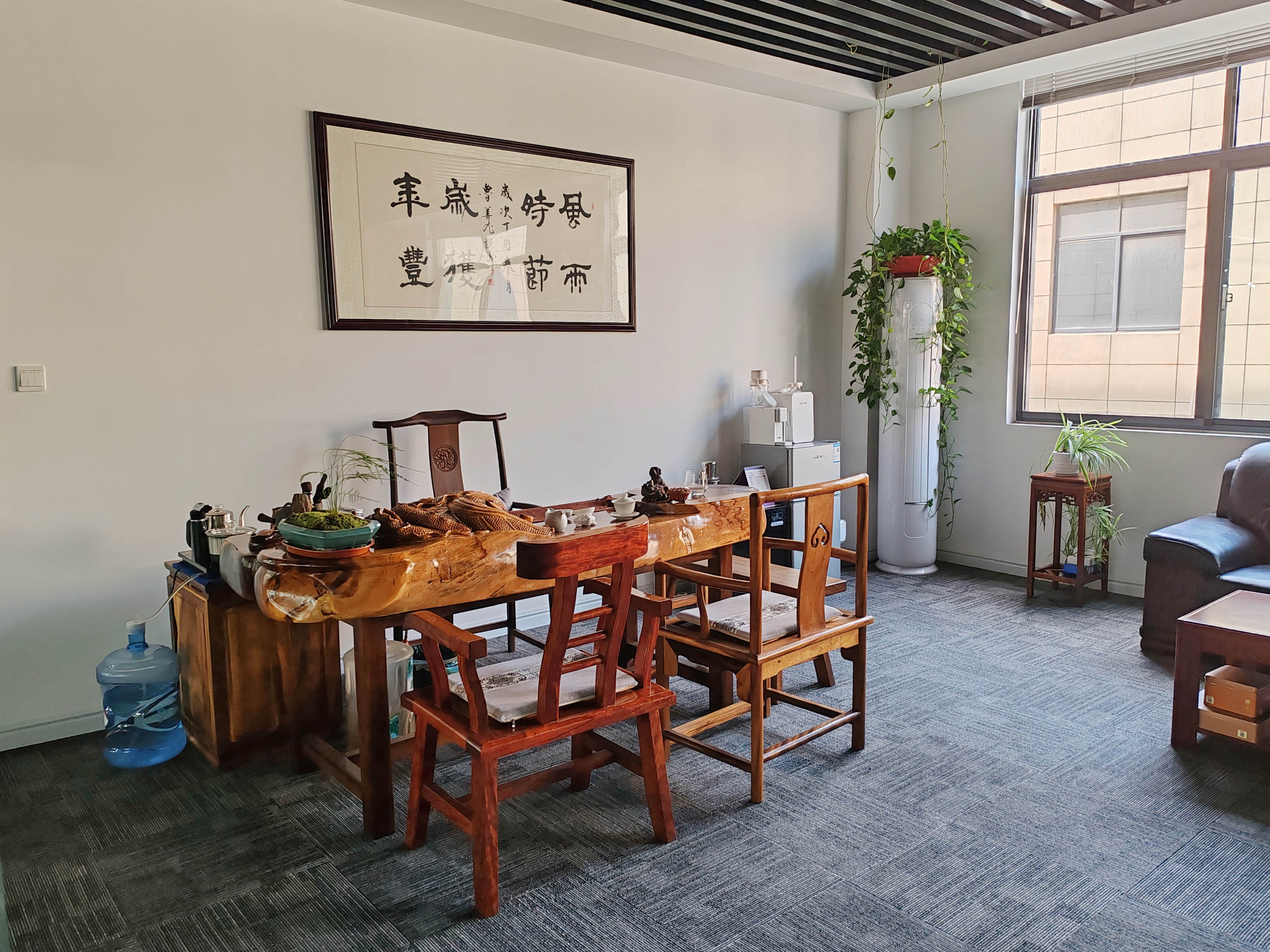 安徽武公警用裝備有限公司展廳及辦公室裝修設(shè)計案例(圖6) 5.jpg