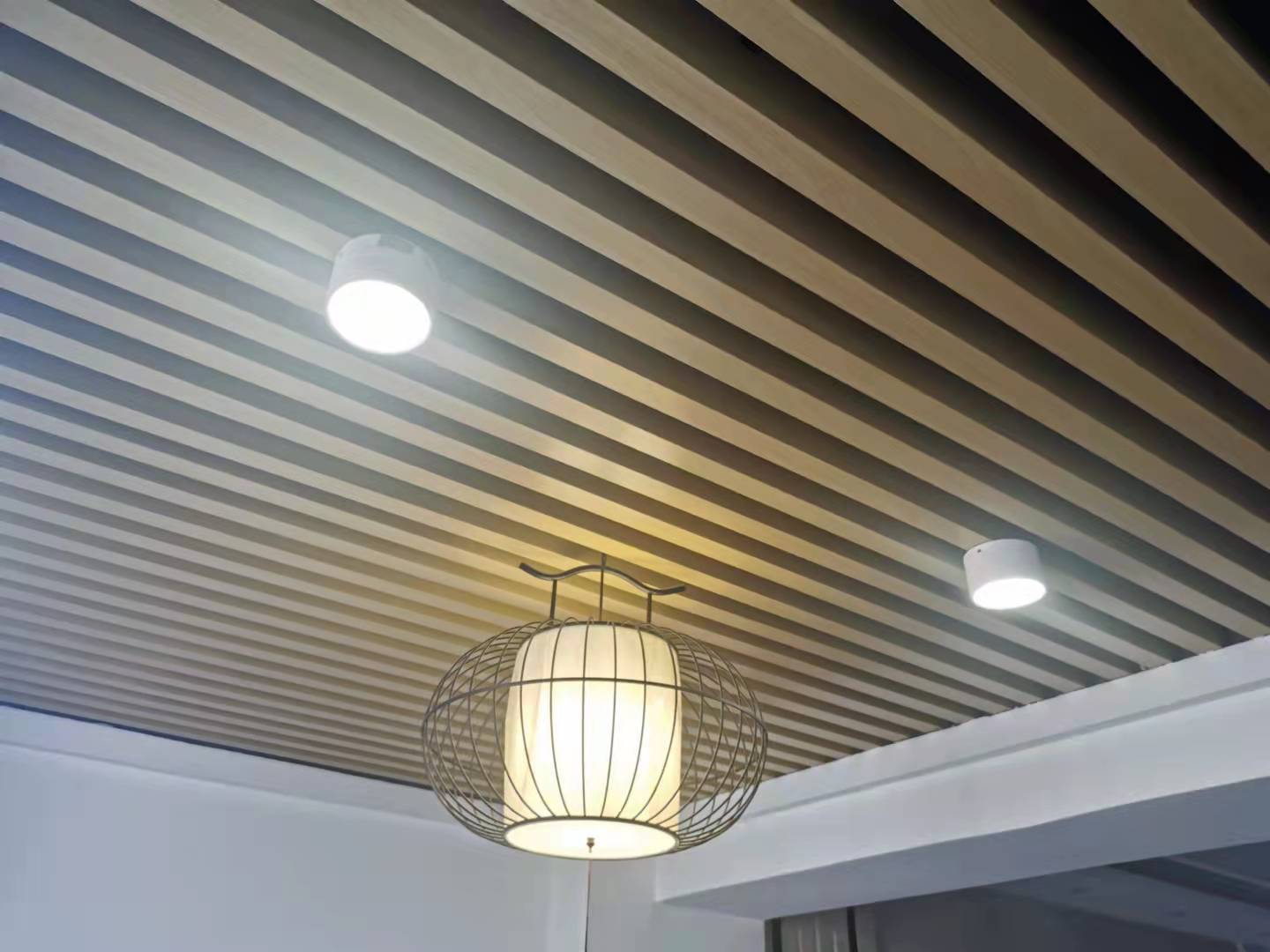 合肥裝修公司-裝修有多少種吊頂？分別的是特點(diǎn)是什么？(圖1)